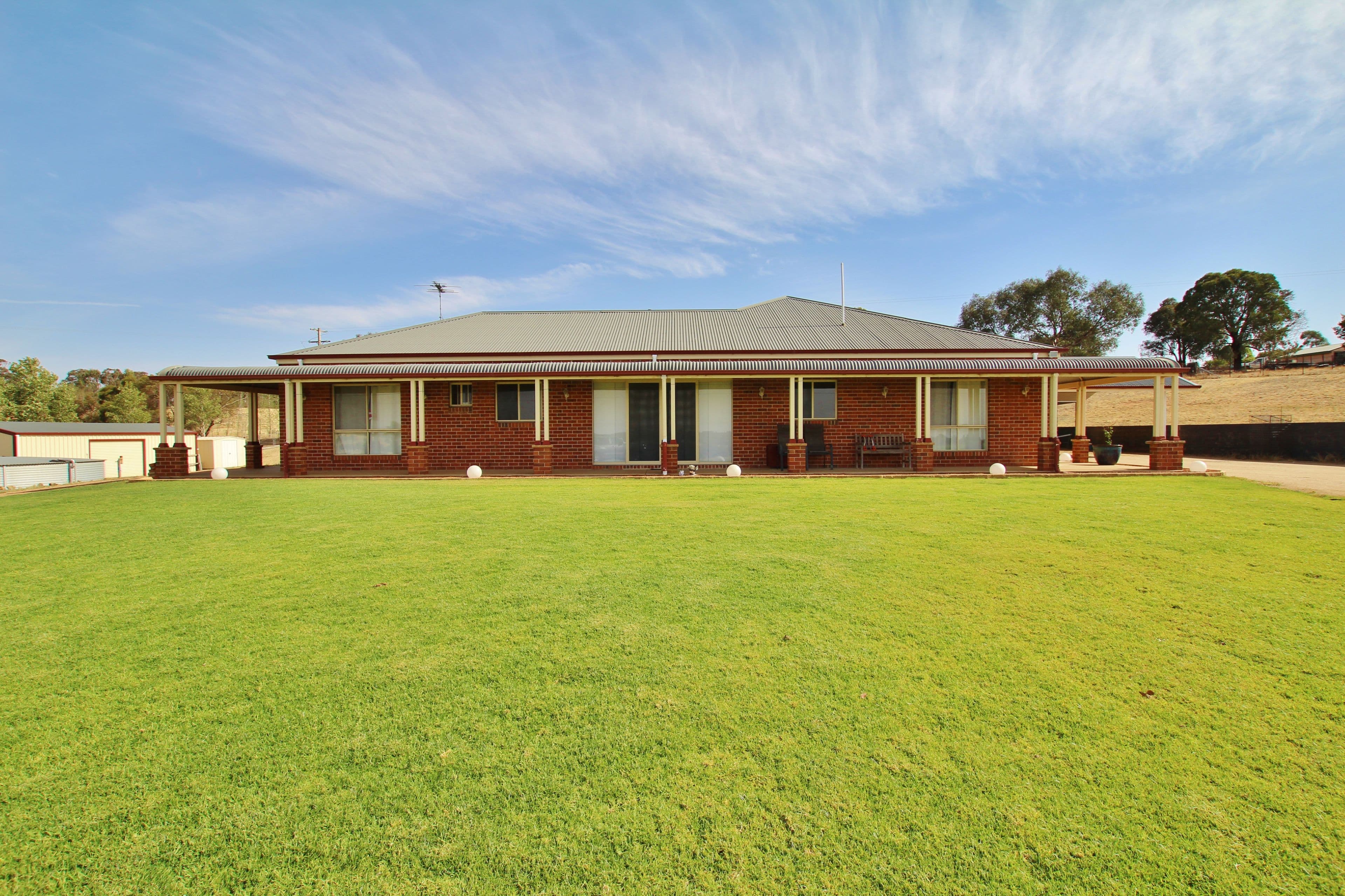 109 Kellys Road, Young - Thumbnail 2