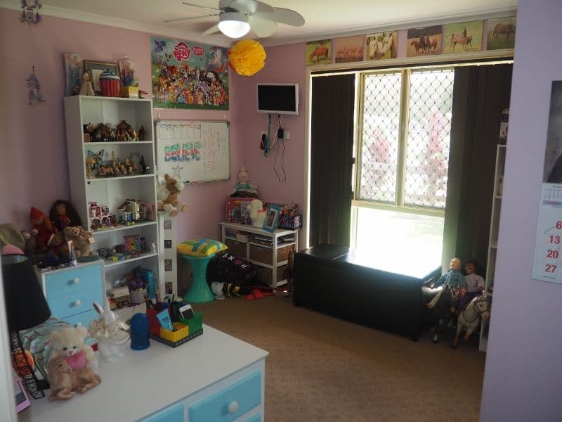 13 Lockett Close, Oakhurst QLD 4650, Oakhurst - Thumbnail 5