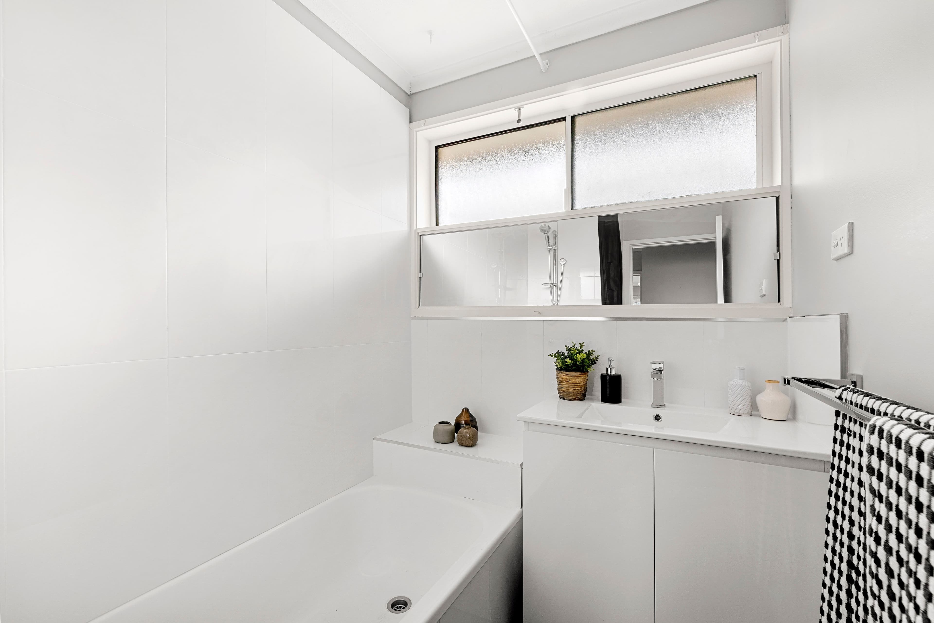 9 Madigan Crescent, Mill Park VIC 3082, Mill Park - Thumbnail 7