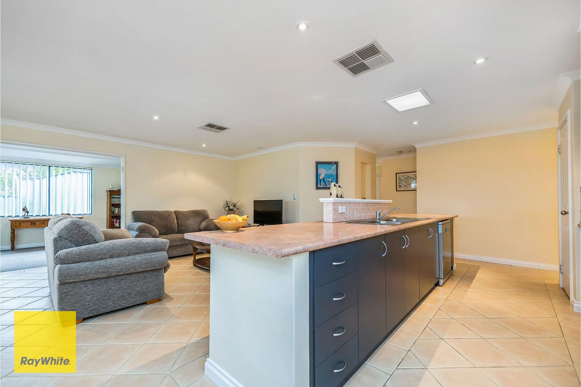 1 Welby Crescent, High Wycombe WA 6057, High Wycombe - Thumbnail 6