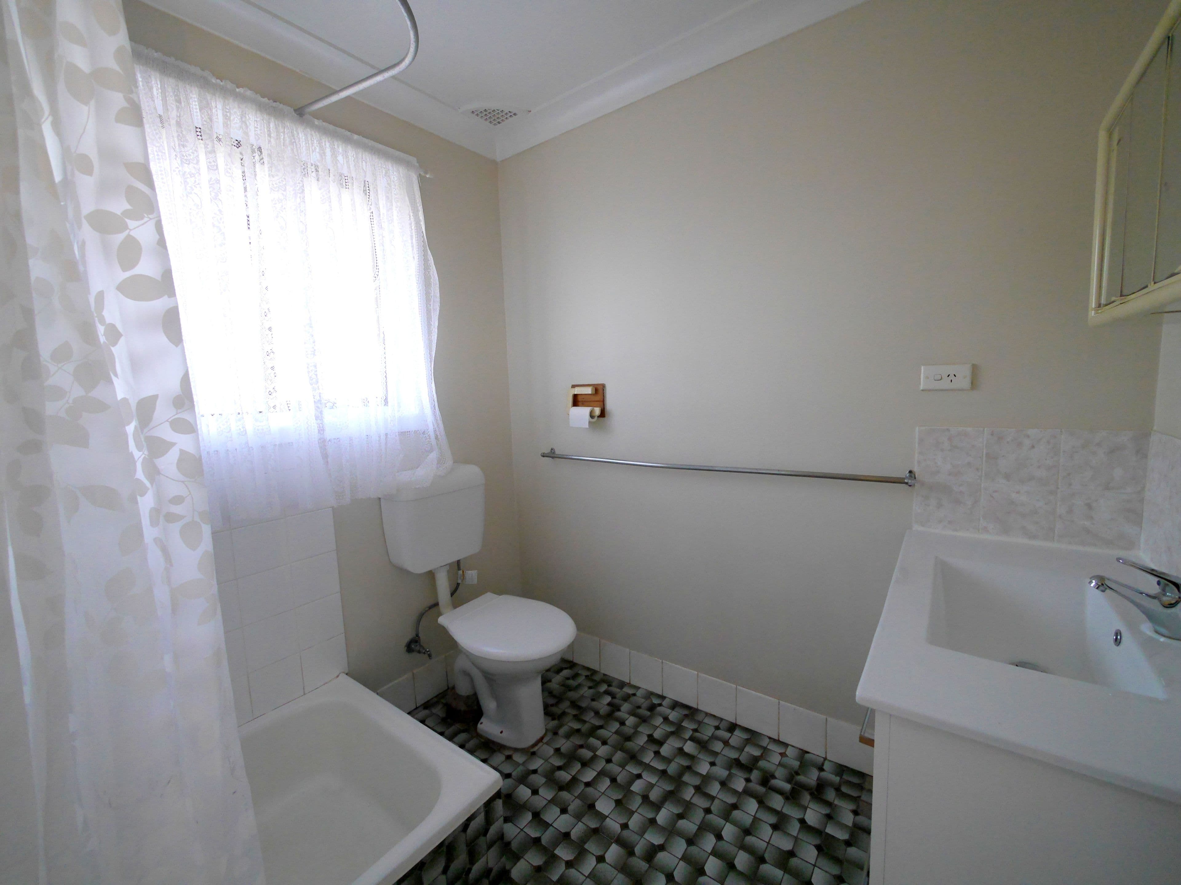28 Hartley Street, Cowra - Thumbnail 4