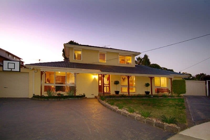 4 Regan Court, BUNDOORA VIC 3083, Bundoora - Image 1
