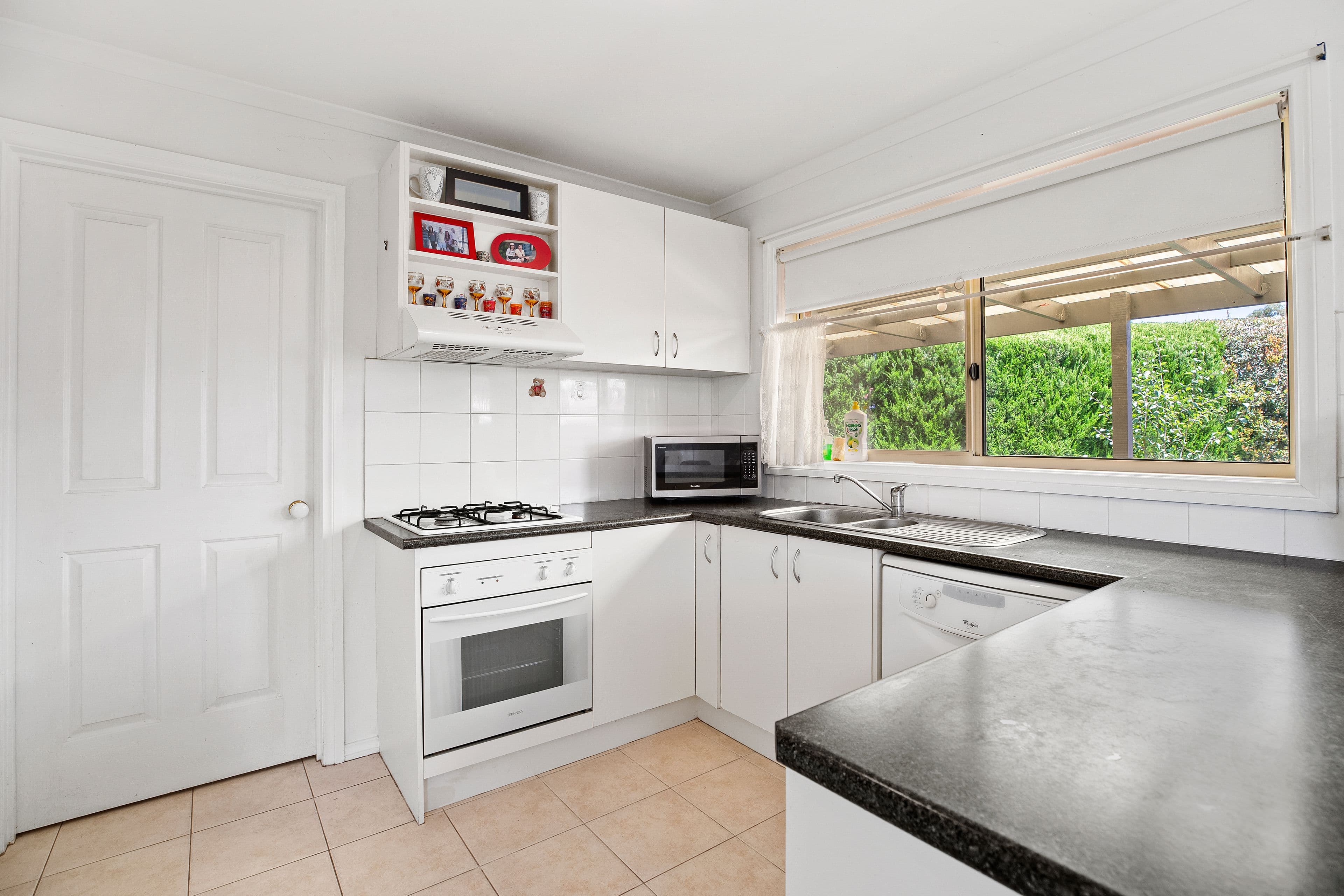 100 Belleview Drive, Sunbury, Sunbury - Thumbnail 2