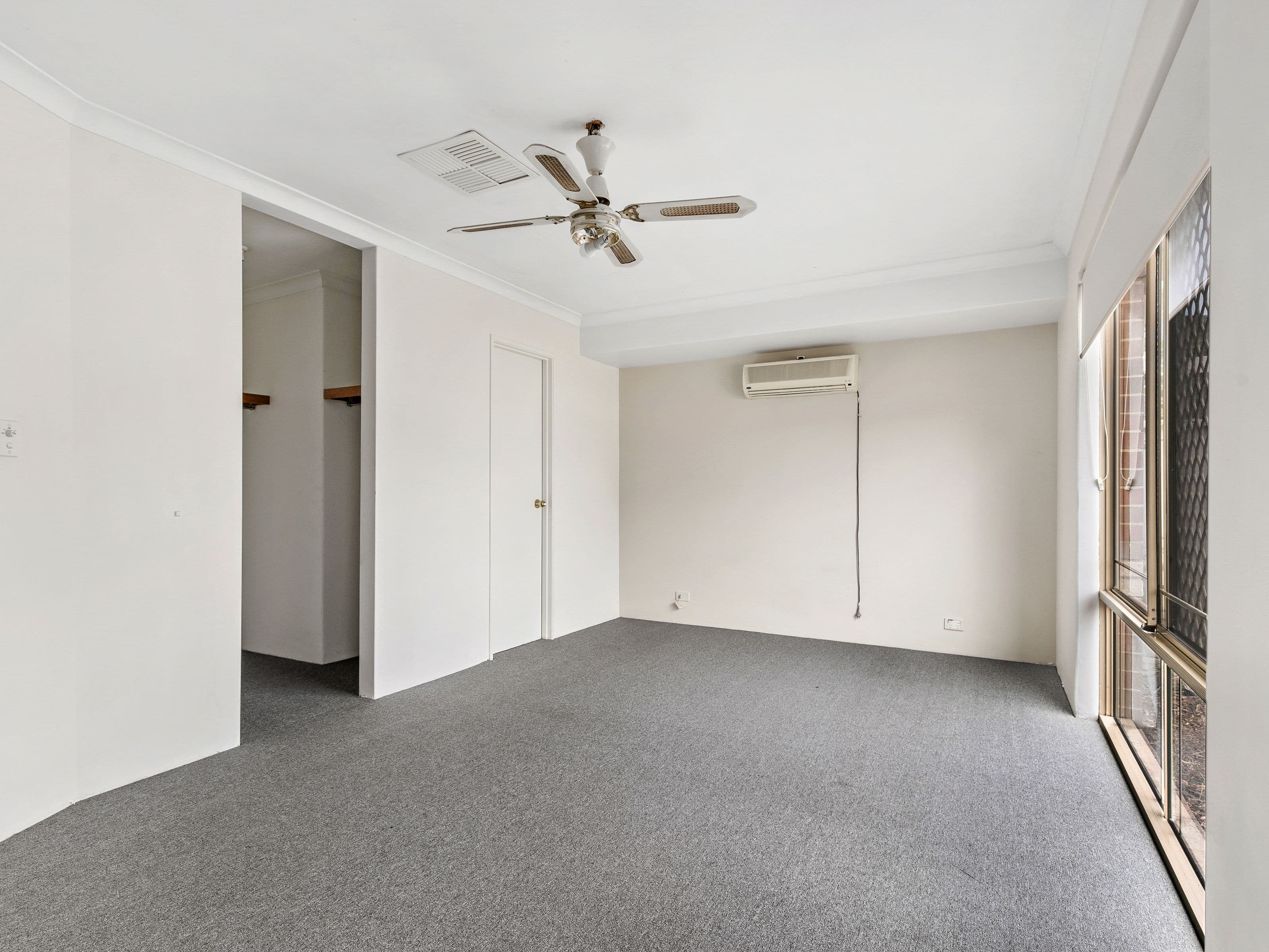 19 Hopkins Place, Waikiki WA 6169, Waikiki - Thumbnail 4