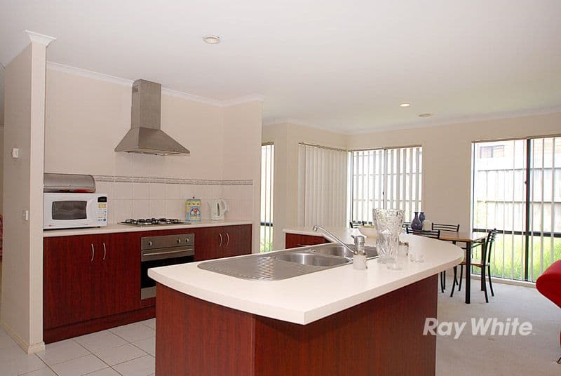 6 Pendulum Place, BERWICK VIC 3806, Berwick - Thumbnail 2