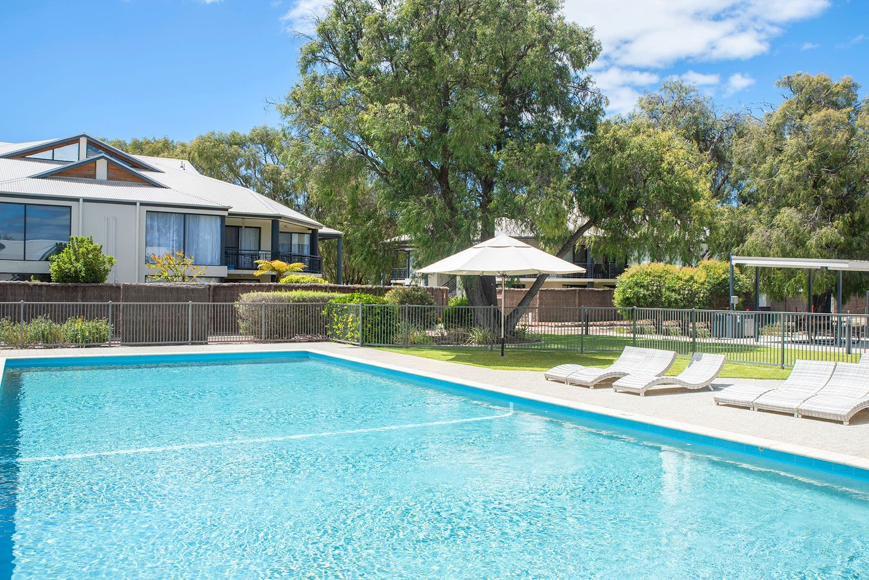 12 Little Colin Street, Broadwater WA 6280, Broadwater - Thumbnail 3