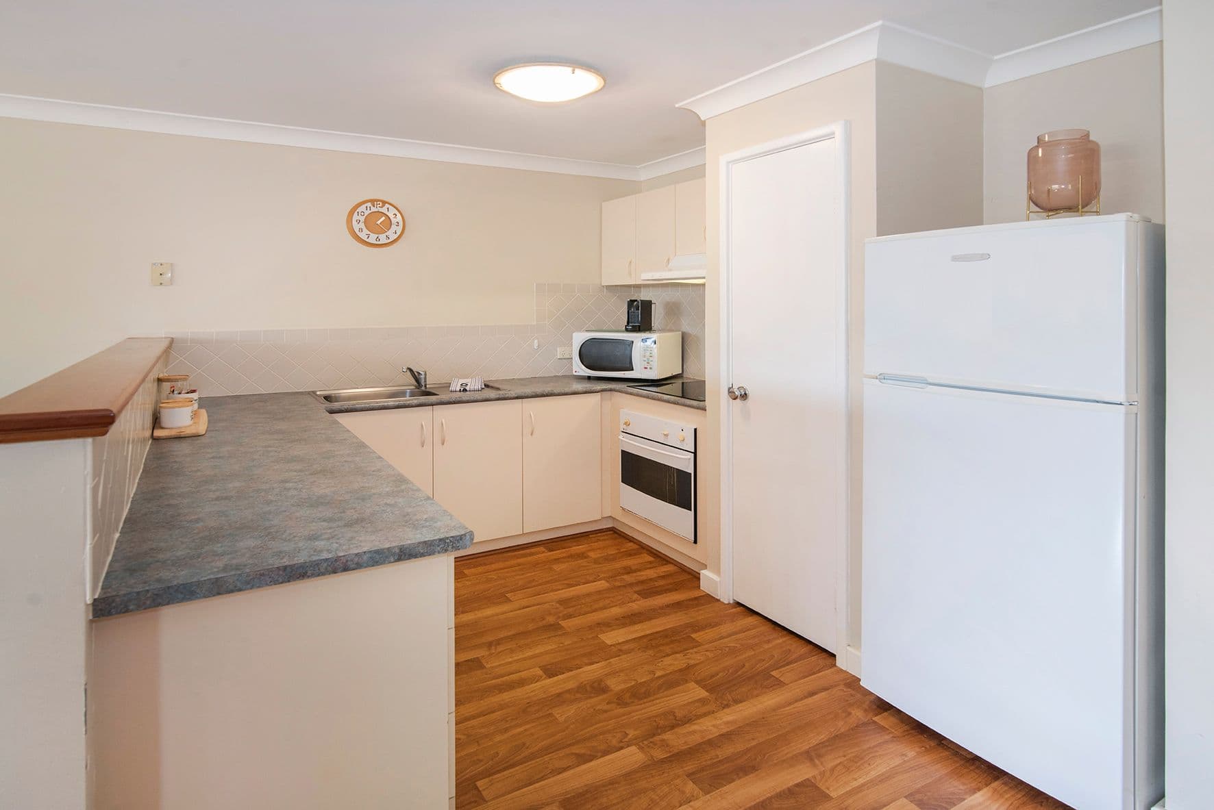 12 Little Colin Street, Broadwater WA 6280, Broadwater - Thumbnail 6