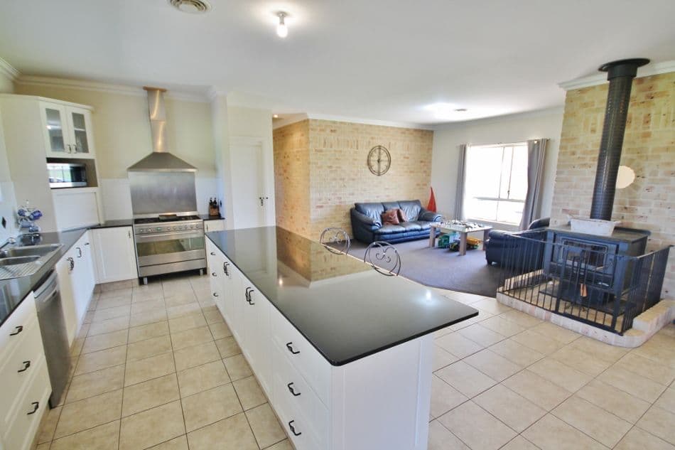 1 Golden Grove Road, YOUNG NSW 2594, Young - Thumbnail 7
