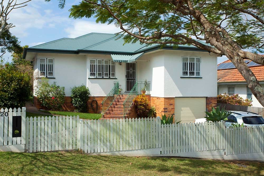 20 Iveagh Avenue, HOLLAND PARK WEST QLD 4121, Holland Park West - Image 1
