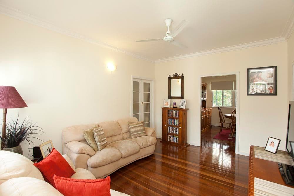 20 Iveagh Avenue, HOLLAND PARK WEST QLD 4121, Holland Park West - Thumbnail 2
