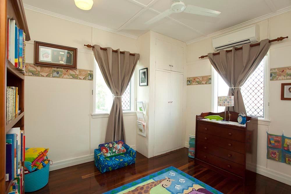 20 Iveagh Avenue, HOLLAND PARK WEST QLD 4121, Holland Park West - Thumbnail 5