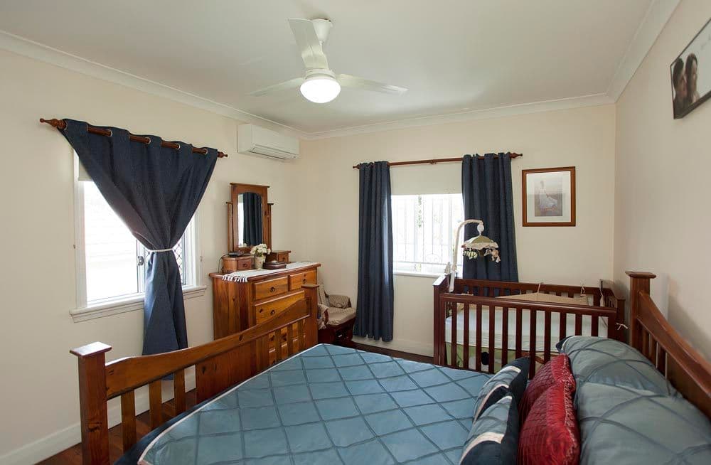 20 Iveagh Avenue, HOLLAND PARK WEST QLD 4121, Holland Park West - Thumbnail 6
