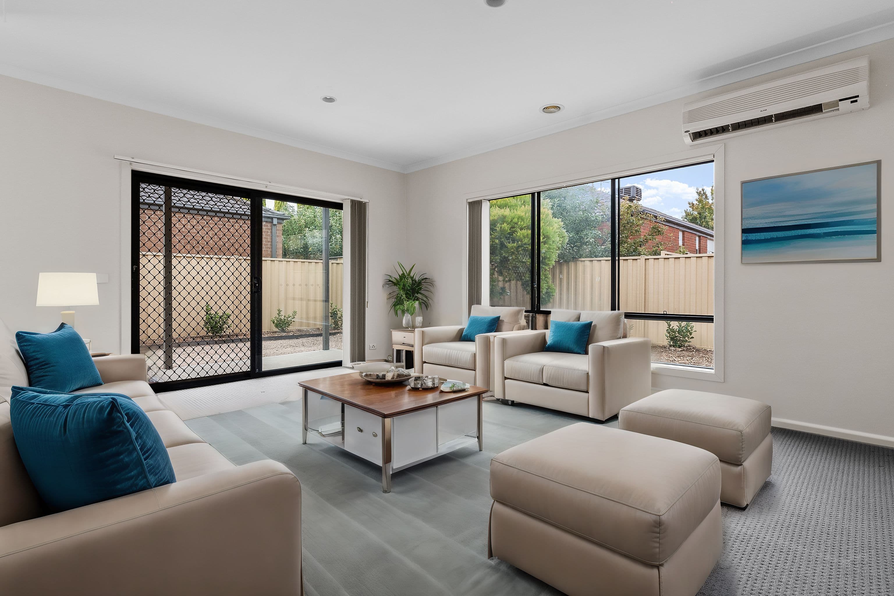 13 Stradbroke Gardens, Caroline Springs VIC 3023, Caroline Springs - Thumbnail 3