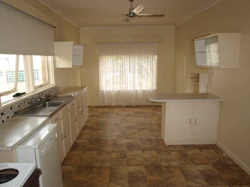 31 Saltau Street, WARRNAMBOOL VIC 3280, Warrnambool - Thumbnail 2