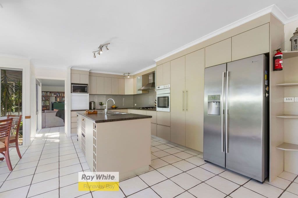 138 Lynwood Drive, Guanaba QLD 4210, Guanaba - Thumbnail 2
