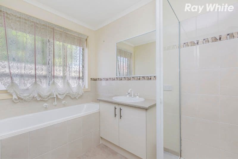 90 Manna Gum Drive, Pakenham VIC 3810, Pakenham - Thumbnail 6