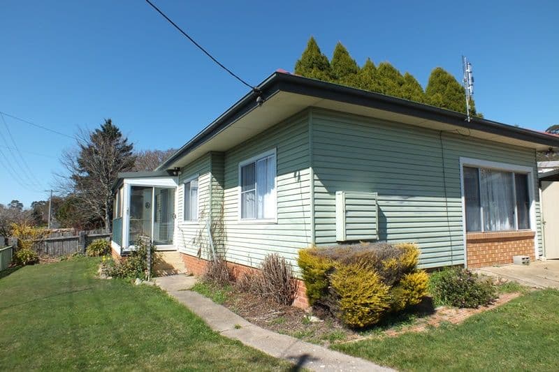 30 Jenolan Street, Oberon - Image 1