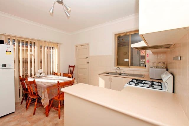 44 Orrong Avenue, RESERVOIR VIC 3073, Reservoir - Thumbnail 2