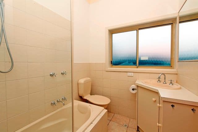 44 Orrong Avenue, RESERVOIR VIC 3073, Reservoir - Thumbnail 5