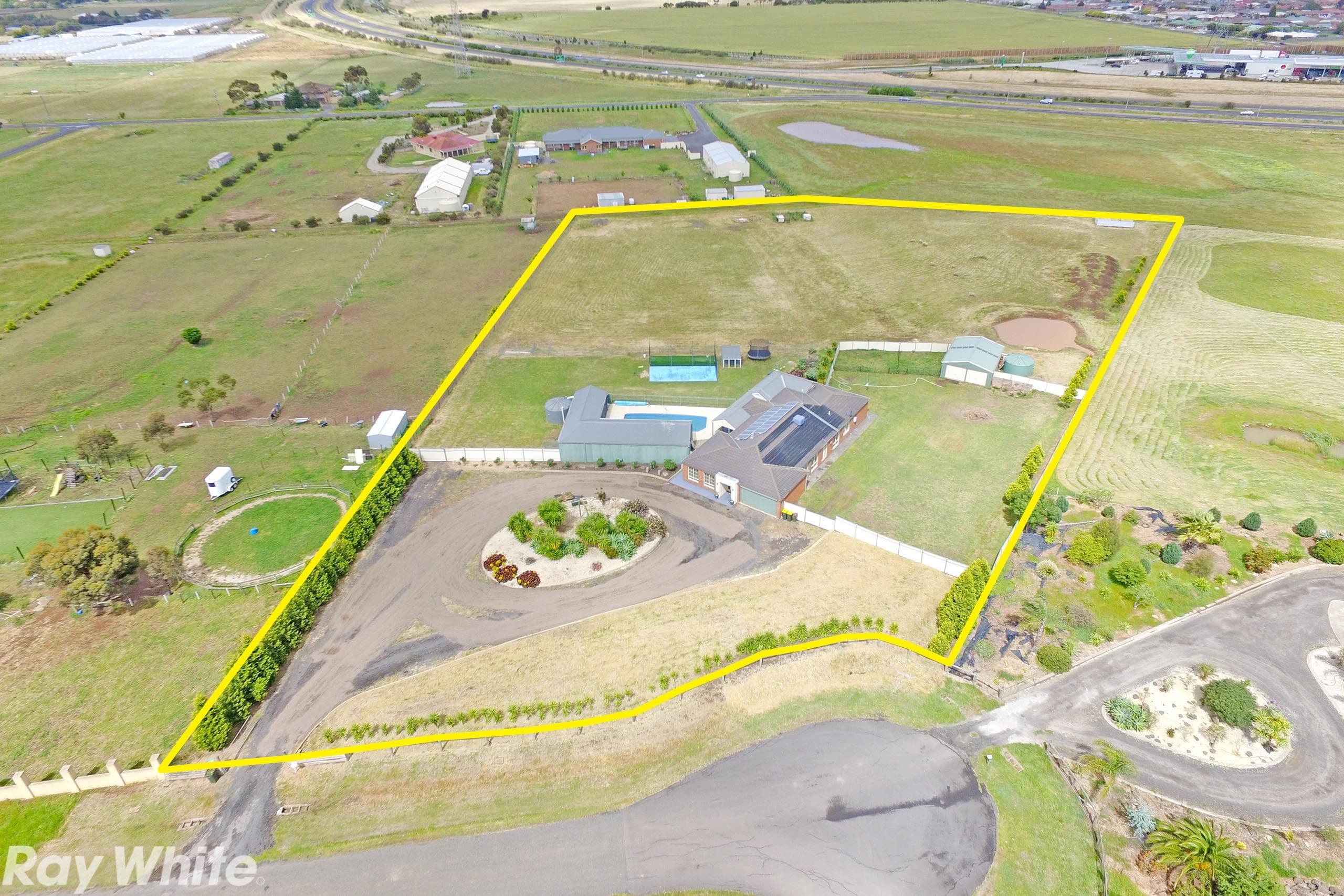 30 Viewbay Court, LOVELY BANKS VIC 3213, Lovely Banks - Image 1