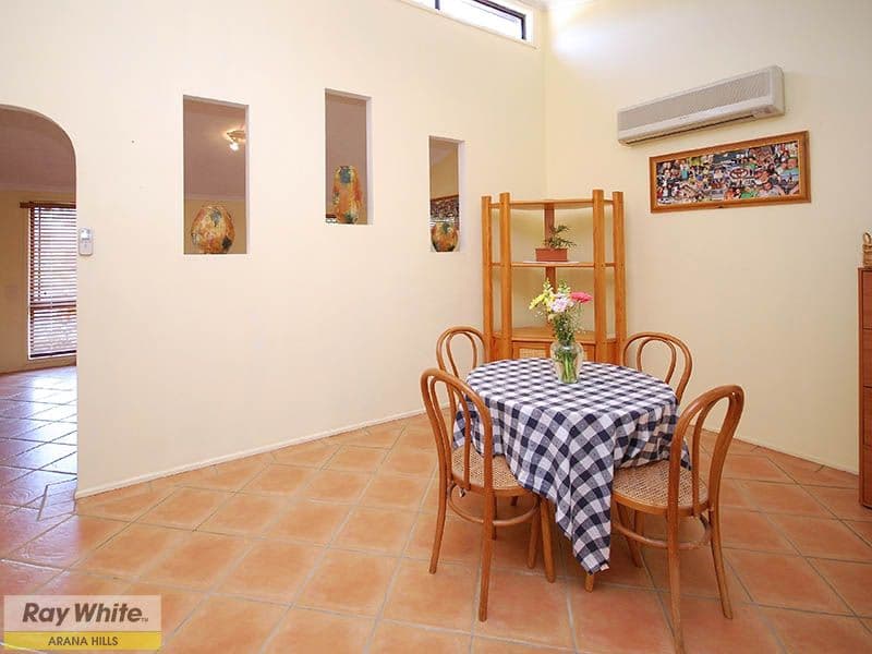 4      Carmont Court, FERNY HILLS QLD 4055, Ferny Hills - Thumbnail 2