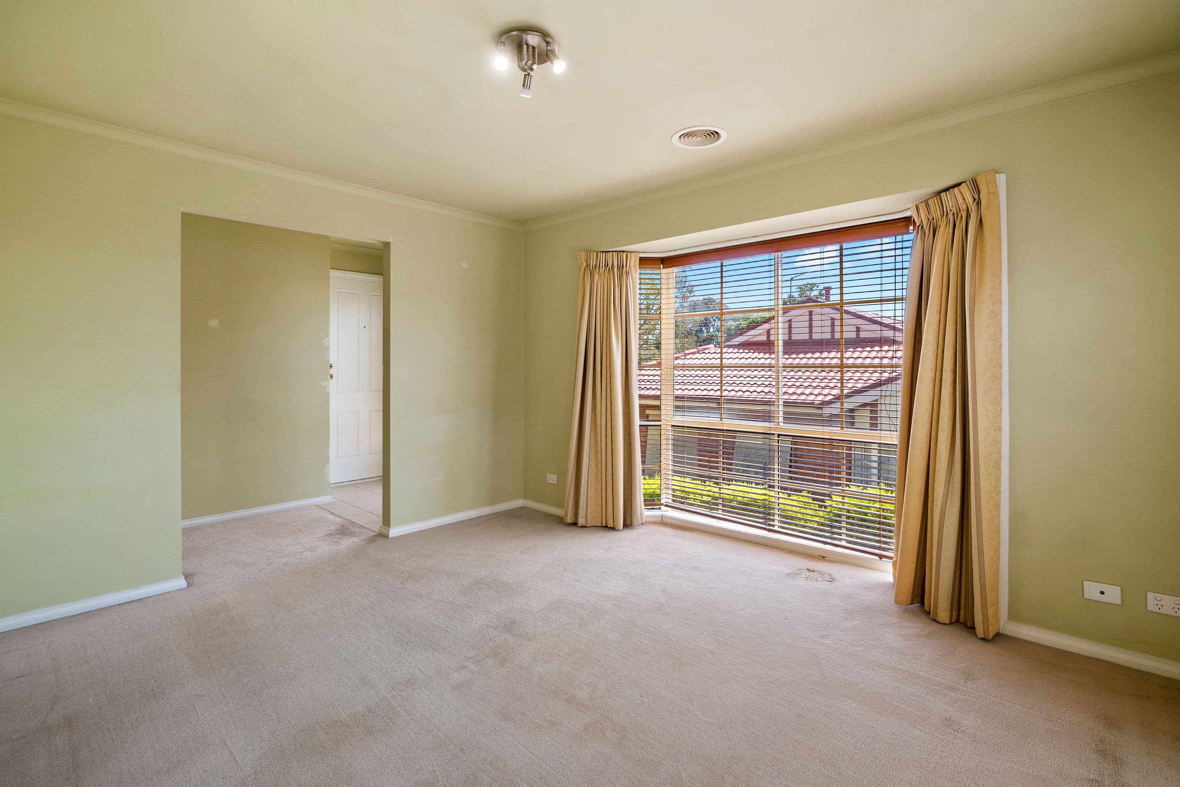 7 Hillcrest Avenue, Ferntree Gully VIC 3156, Ferntree Gully - Thumbnail 3