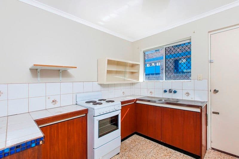 35 Burgess Street, Kings Beach QLD 4551, Kings Beach - Thumbnail 3