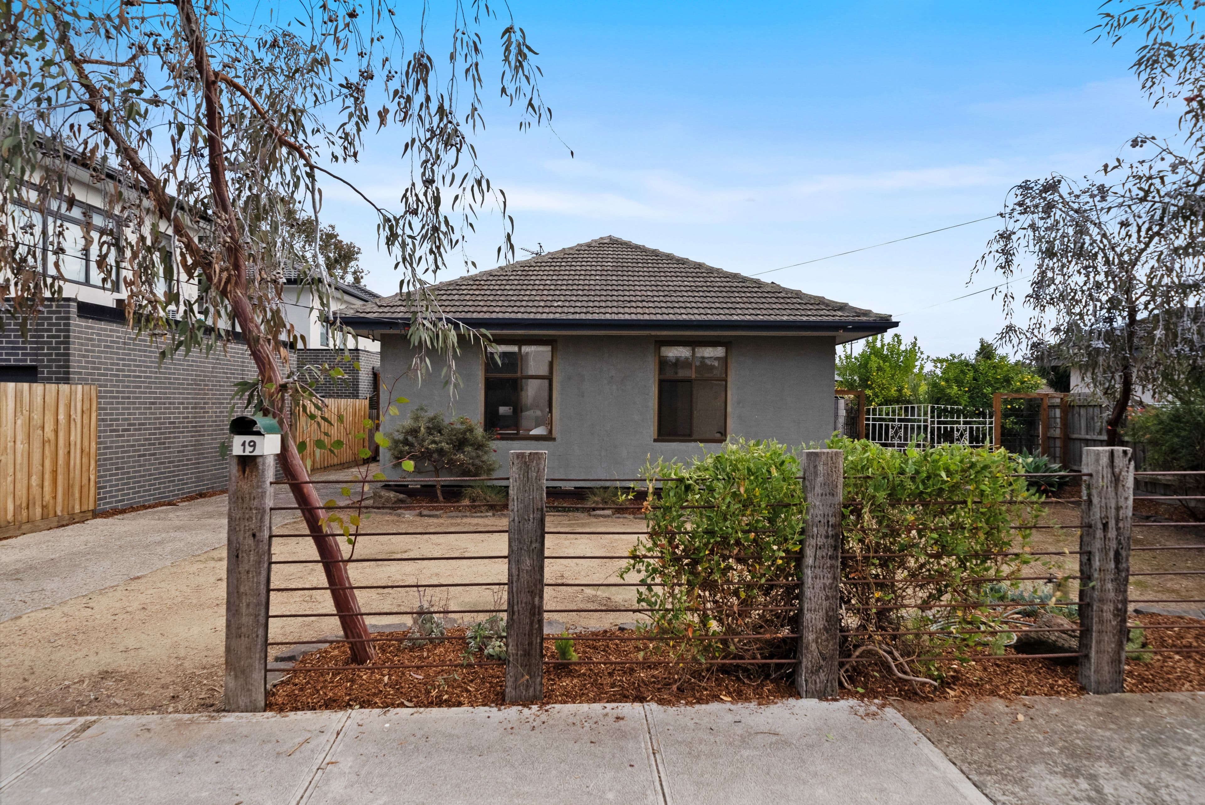 19 Marie Avenue, Heidelberg Heights VIC 3081, Heidelberg Heights - Thumbnail 2
