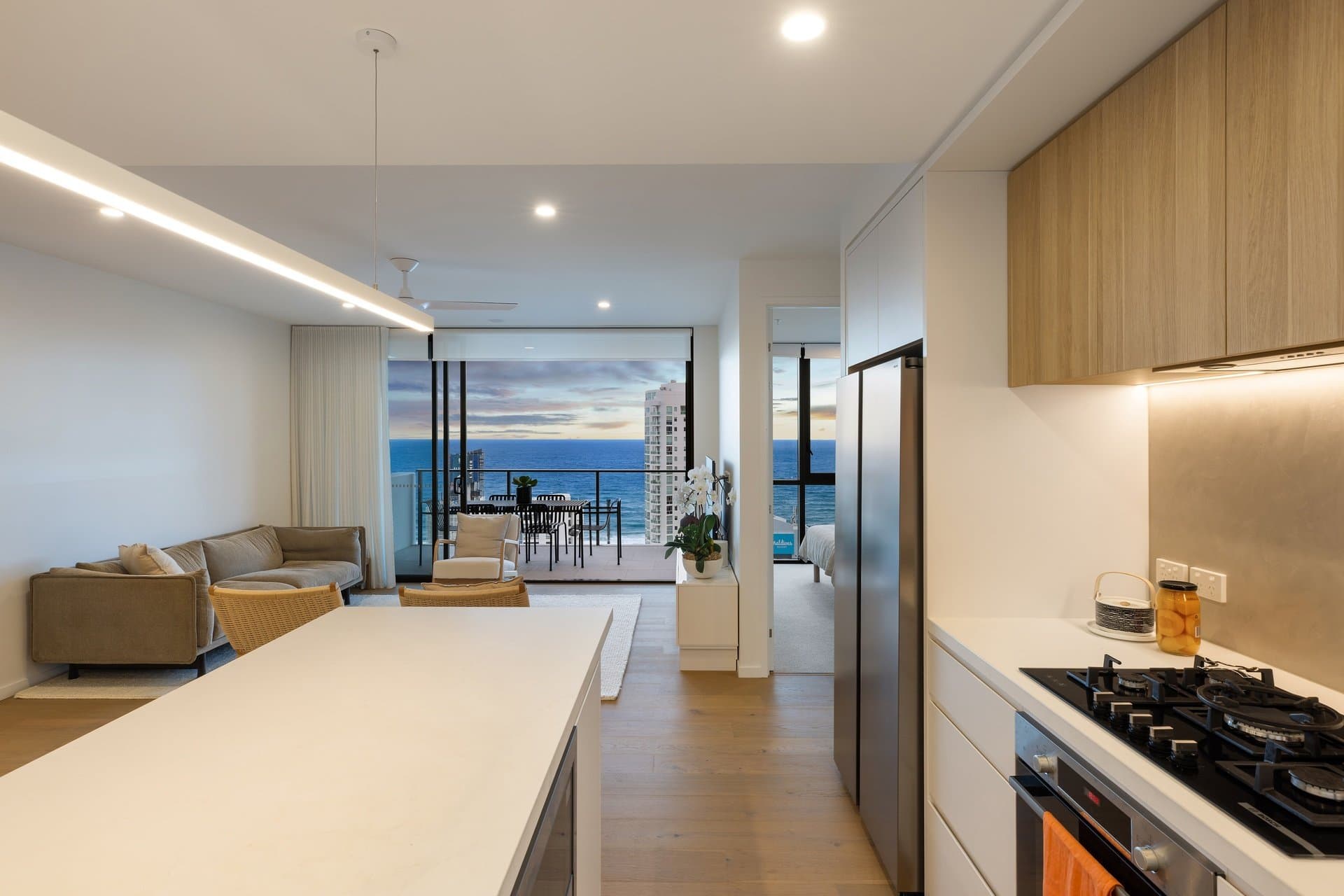 204/25 Woodroffe Avenue, Main Beach QLD 4217, Main Beach - Thumbnail 4