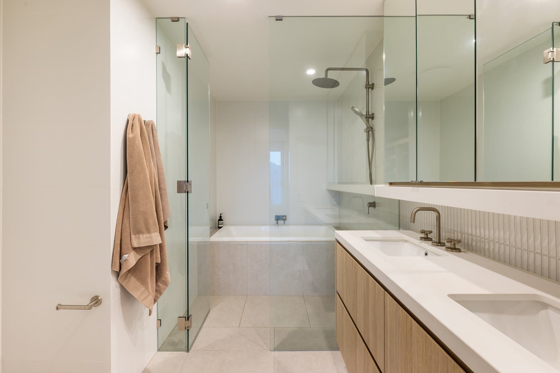 204/25 Woodroffe Avenue, Main Beach QLD 4217, Main Beach - Thumbnail 8