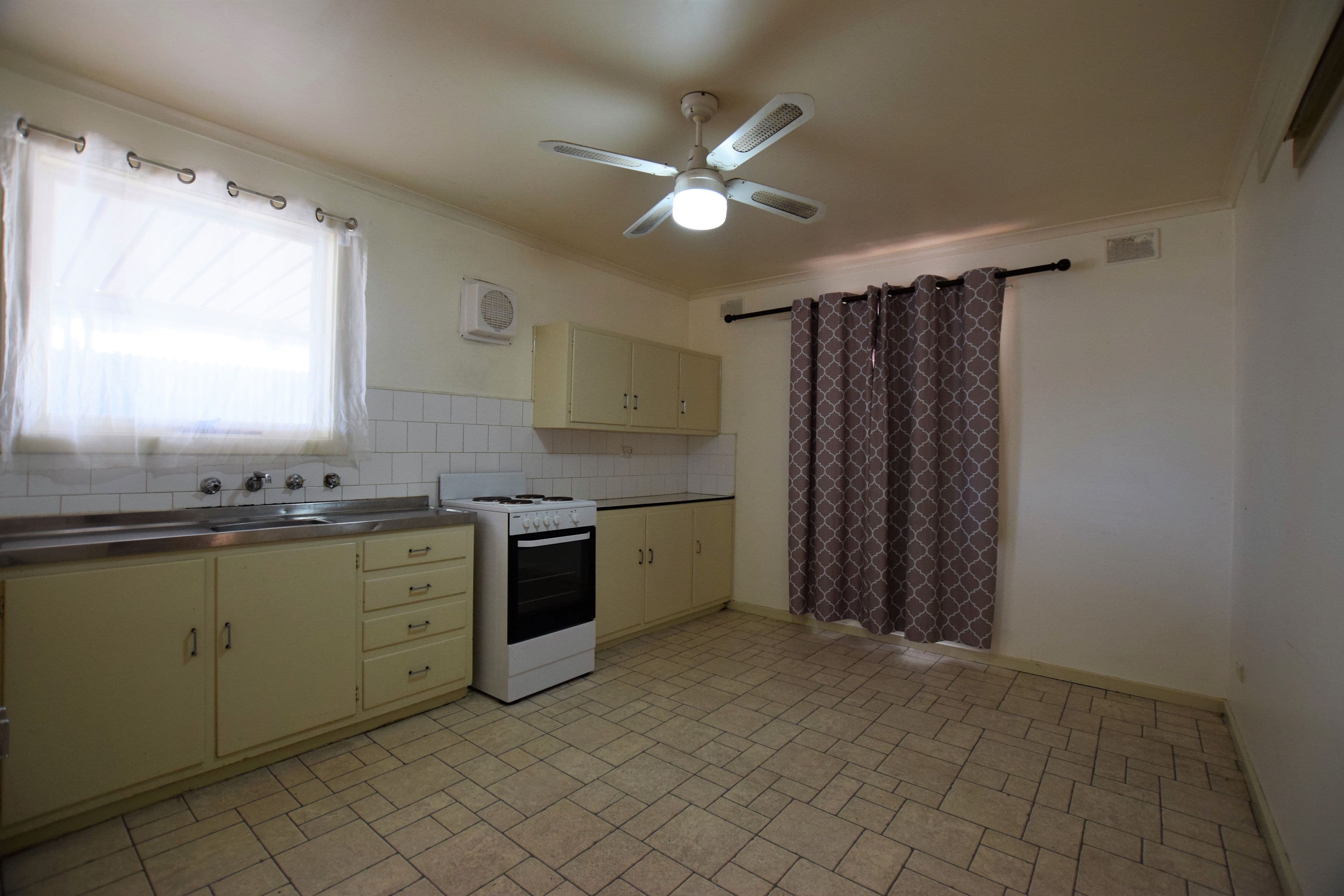 7 Wauchope Street, Port Augusta SA 5700, Port Augusta - Thumbnail 4