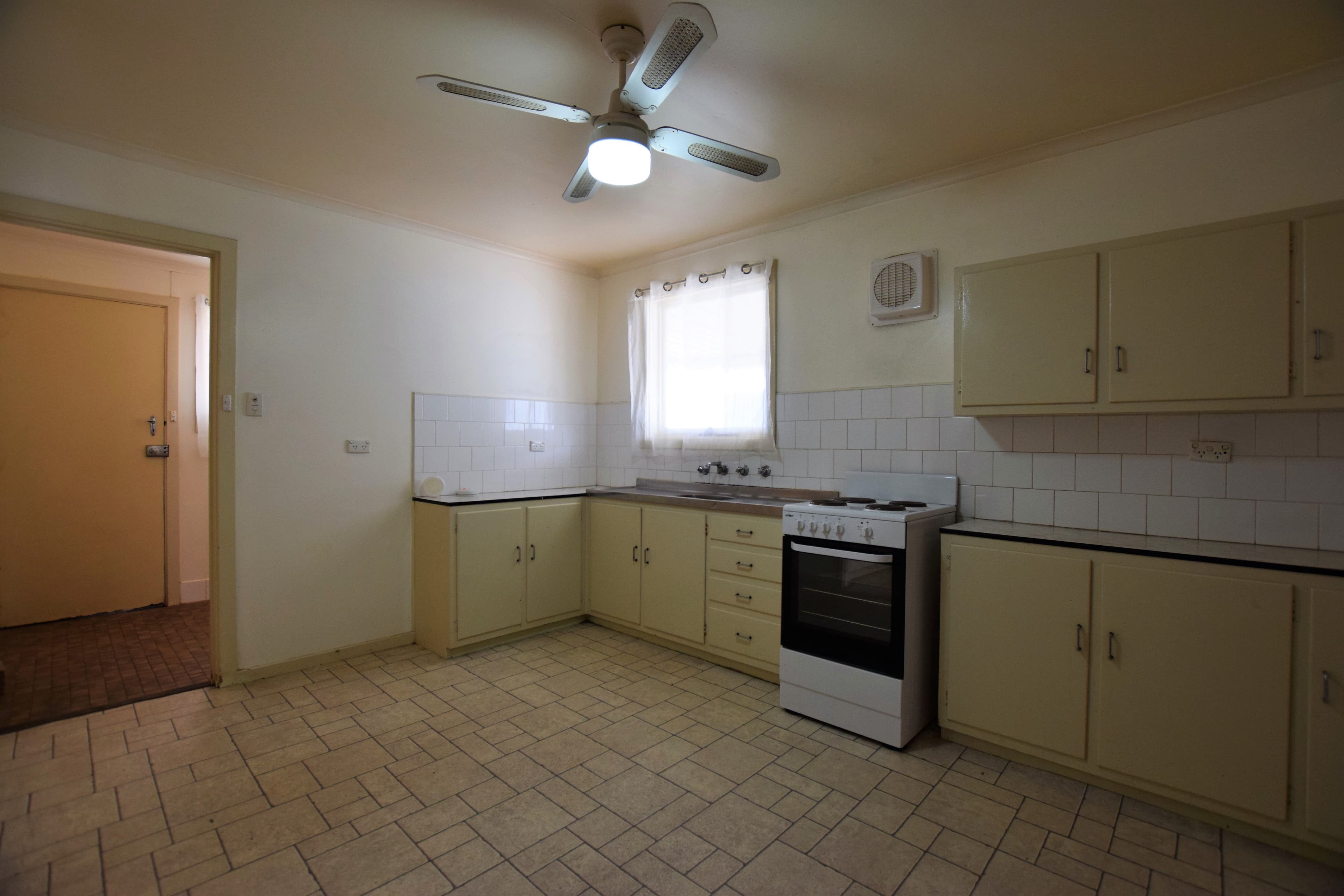7 Wauchope Street, Port Augusta SA 5700, Port Augusta - Thumbnail 5