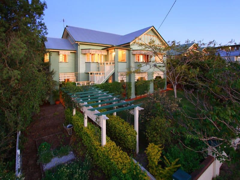8 Mount Street, GREENSLOPES QLD 4120, Greenslopes - Image 1