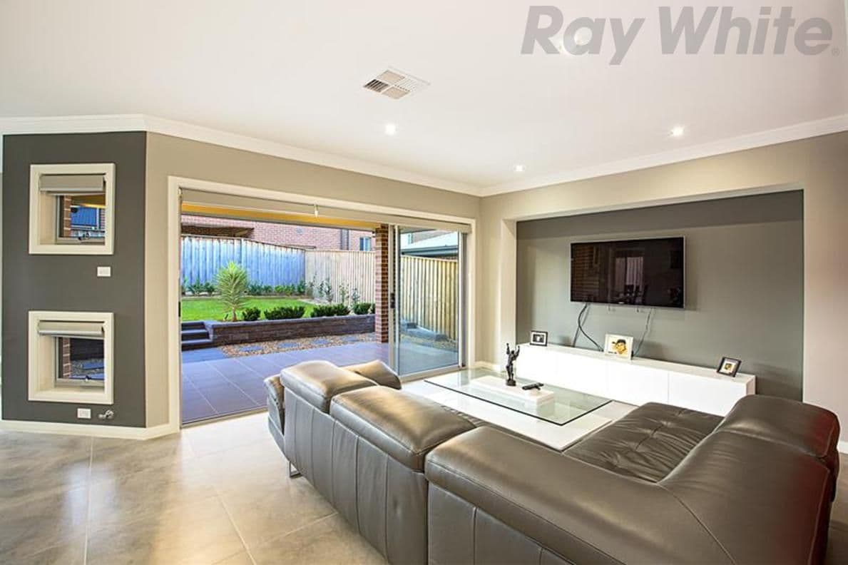 30 Conway Avenue, WEST HOXTON NSW 2171, West Hoxton - Thumbnail 2