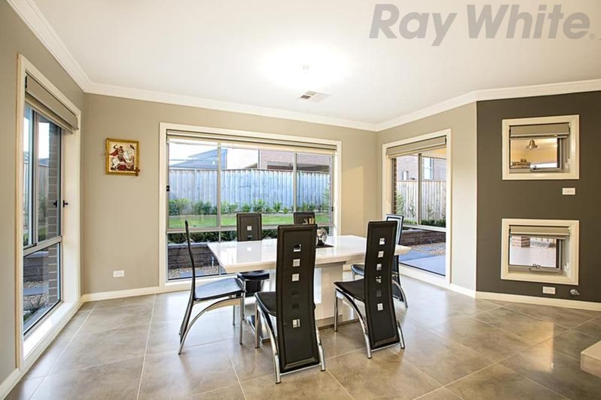 30 Conway Avenue, WEST HOXTON NSW 2171, West Hoxton - Thumbnail 3