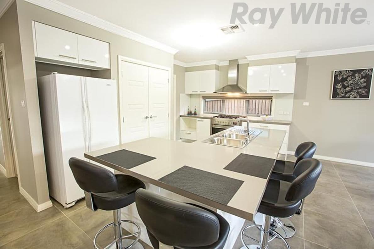 30 Conway Avenue, WEST HOXTON NSW 2171, West Hoxton - Thumbnail 4