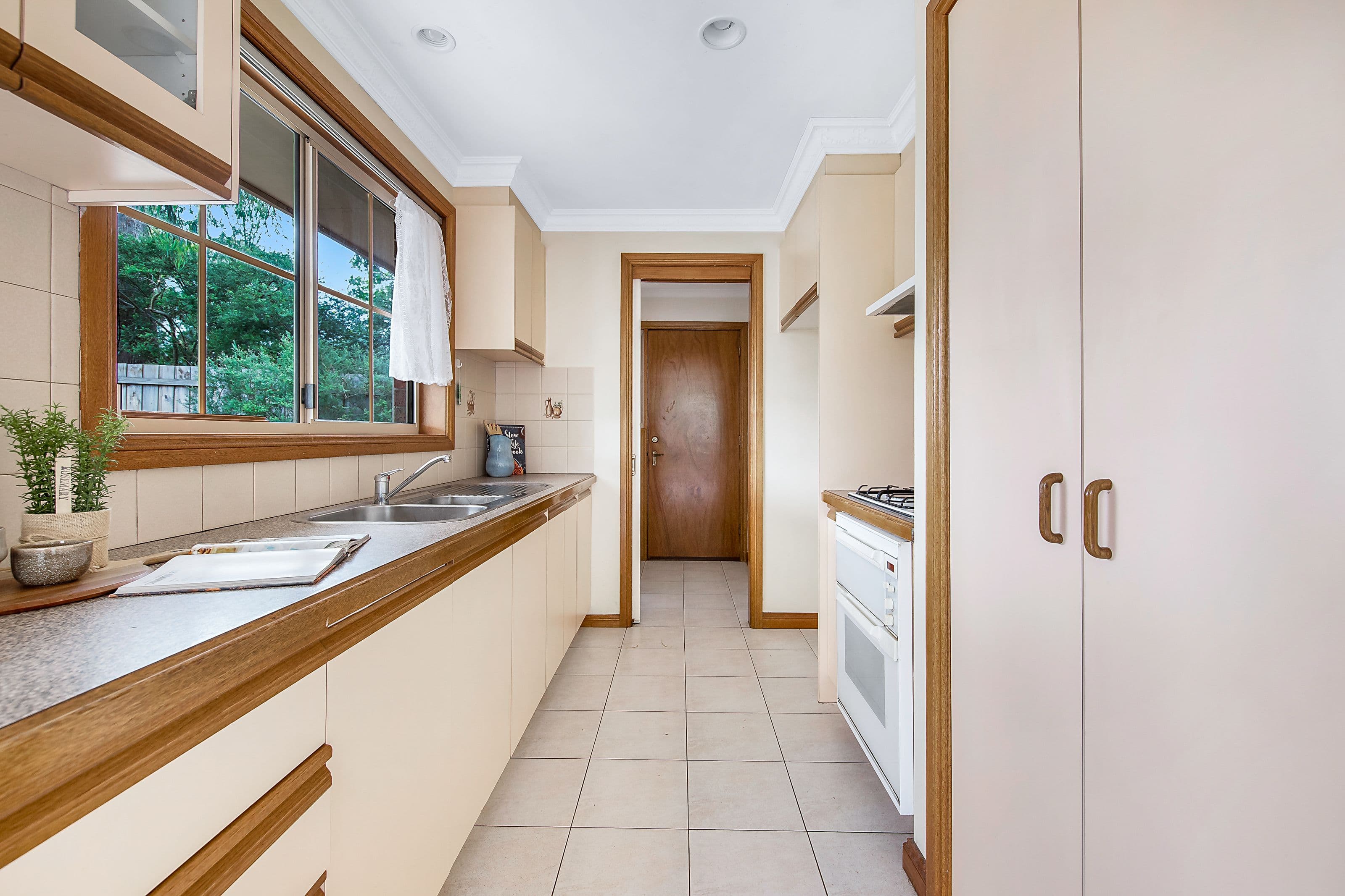 83 Bogong Avenue, Glen Waverley VIC 3150, Glen Waverley - Thumbnail 4