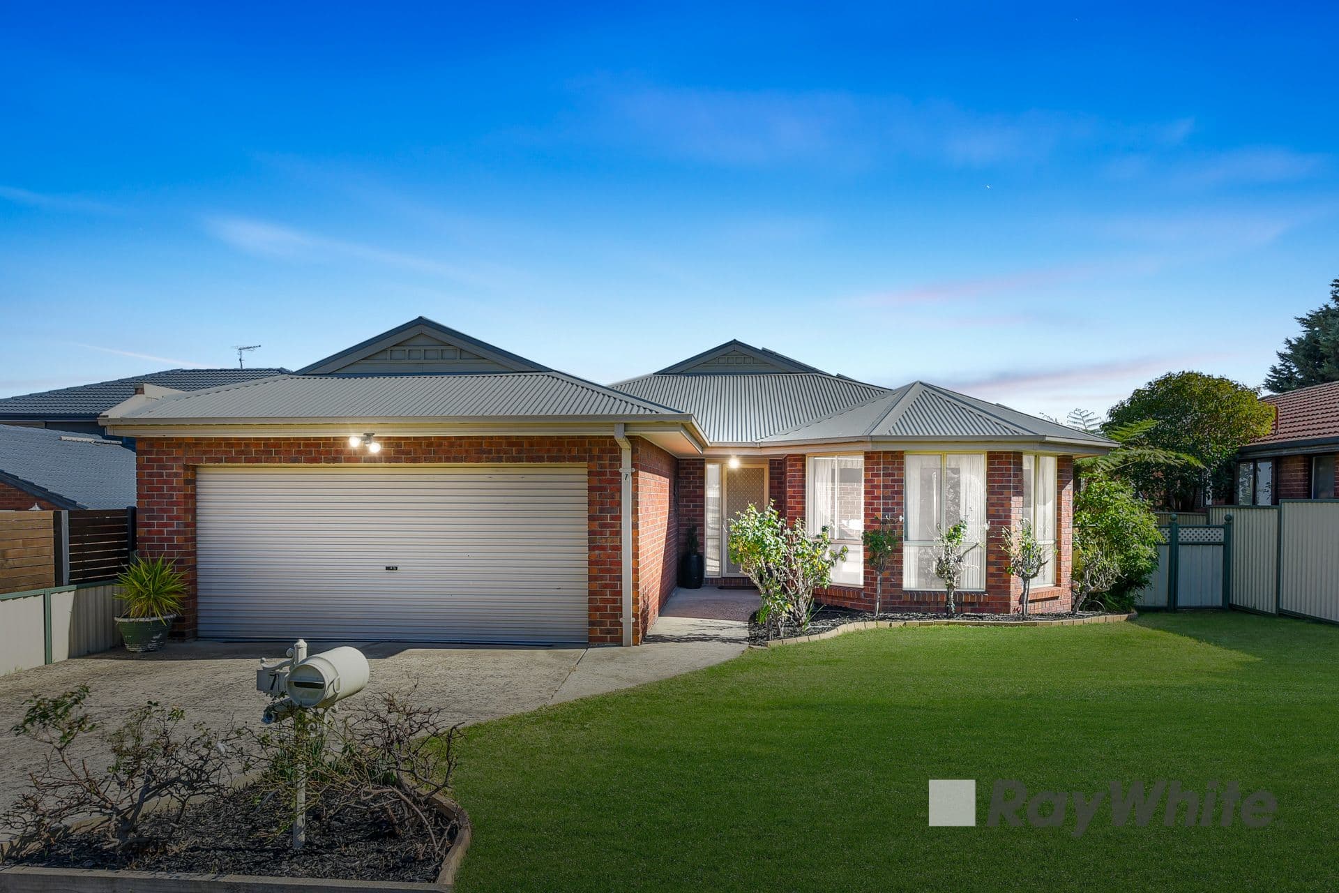 7 Showjump Crescent, Endeavour Hills VIC 3802, Endeavour Hills - Image 1