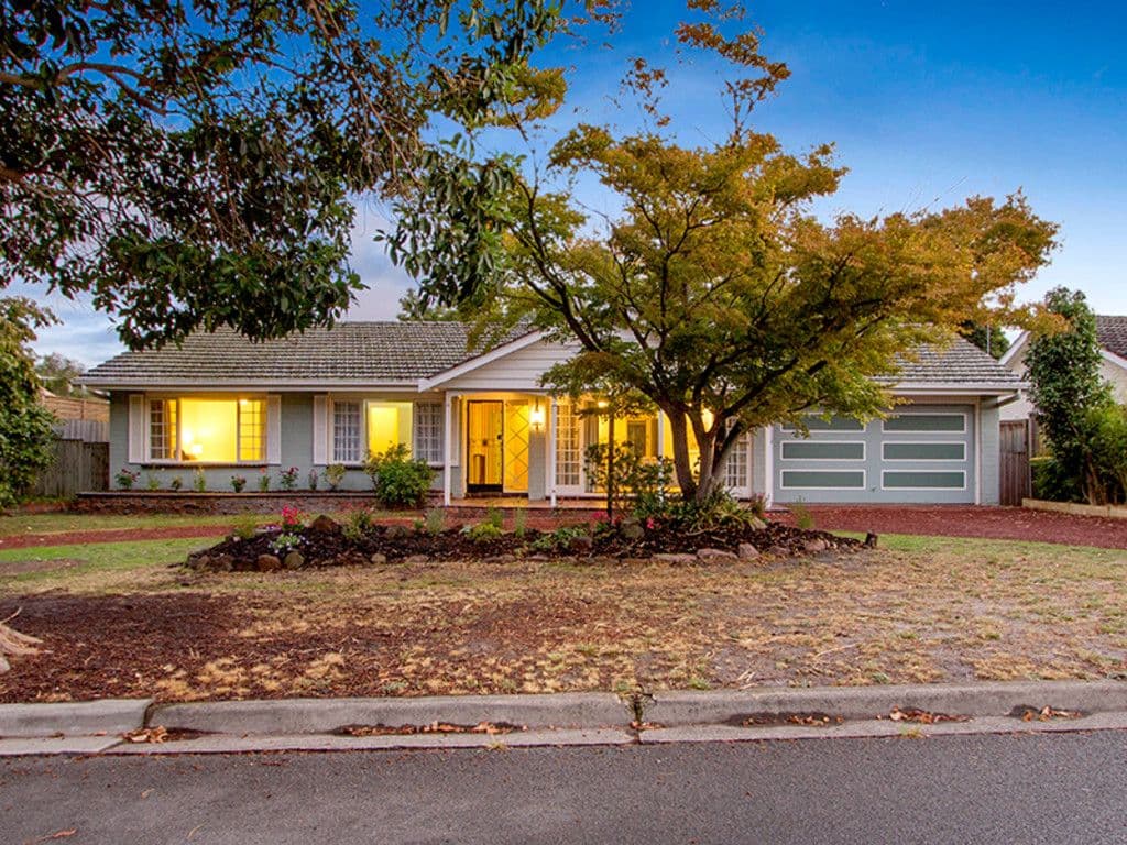 14 Lyons Avenue, Frankston South VIC 3199, Frankston South - Image 1