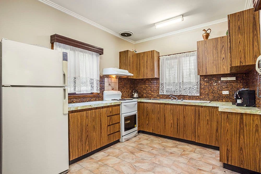 23 Banksia Street, BLACKBURN VIC 3130, Blackburn - Thumbnail 4