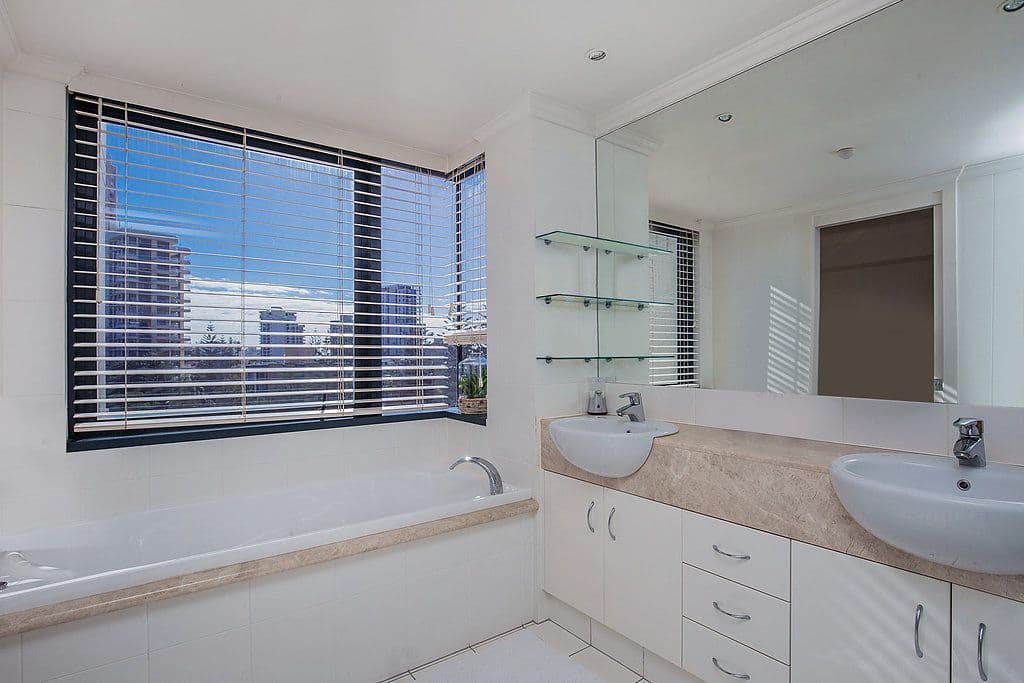 20 Queensland Avenue, Broadbeach QLD 4218, Broadbeach - Thumbnail 4