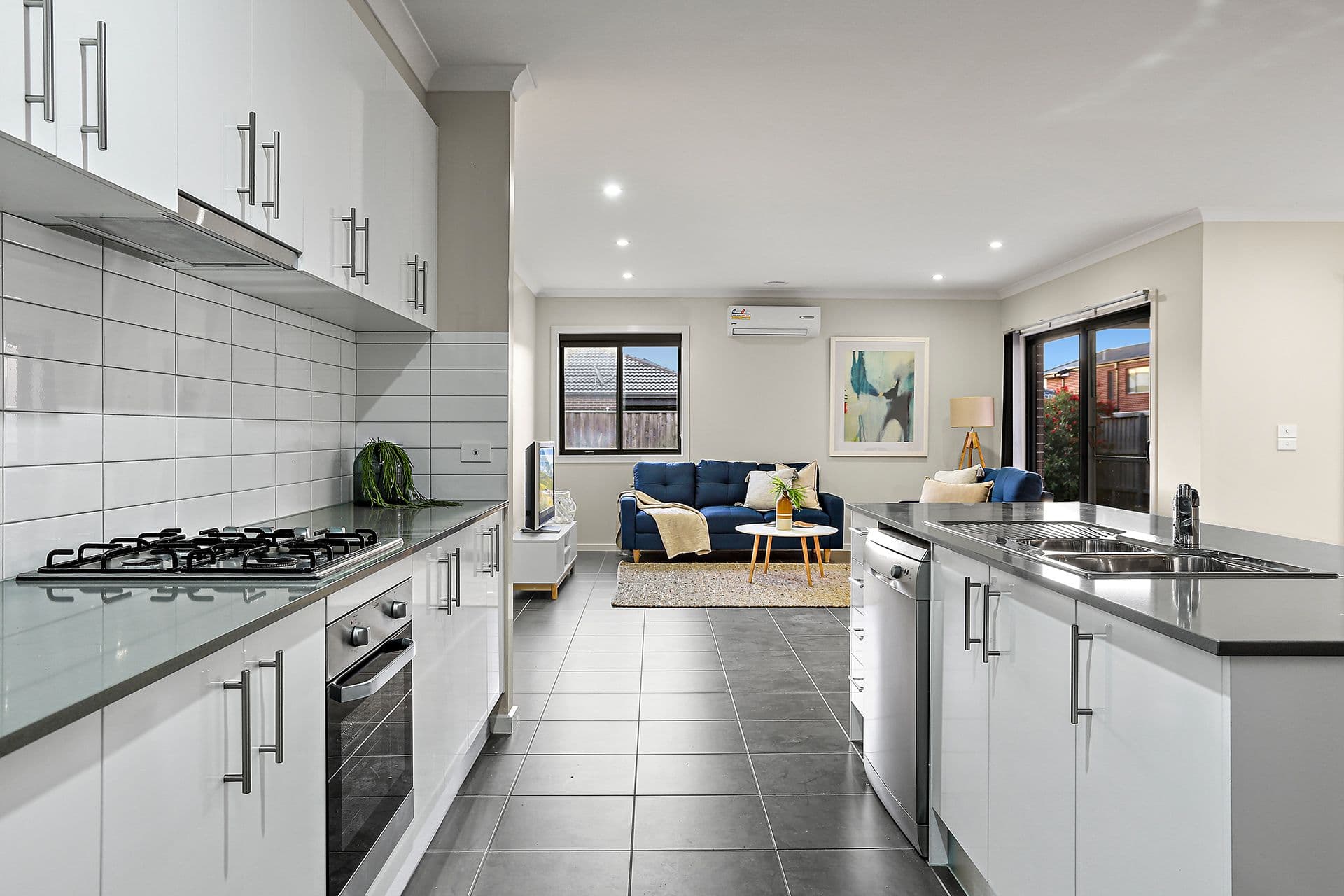 16 Mirka Way, Point Cook VIC 3030, Point Cook - Thumbnail 3