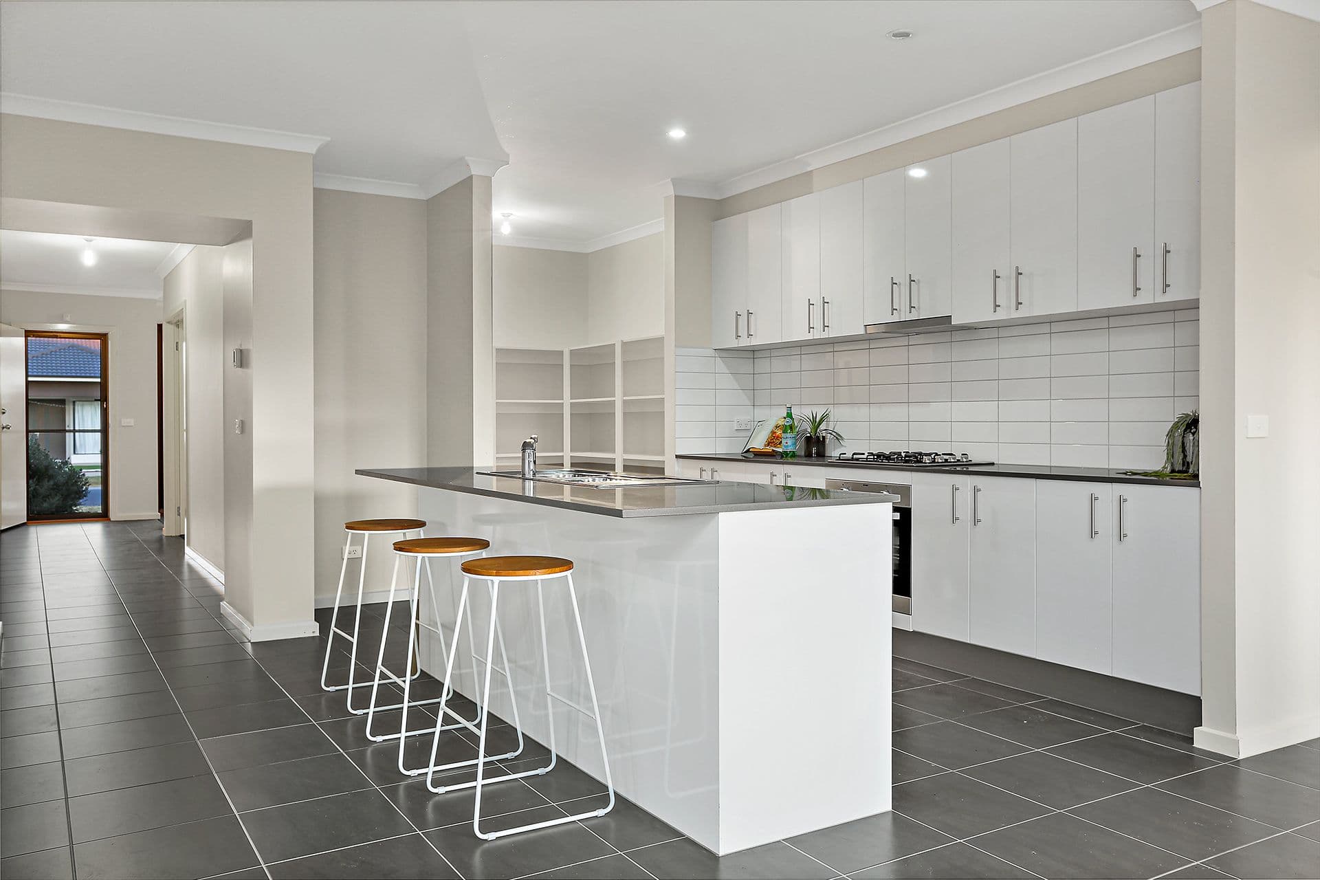 16 Mirka Way, Point Cook VIC 3030, Point Cook - Thumbnail 4