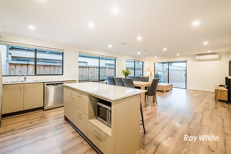 8 Hassett Lane, Cranbourne West VIC 3977, Cranbourne West - Thumbnail 4