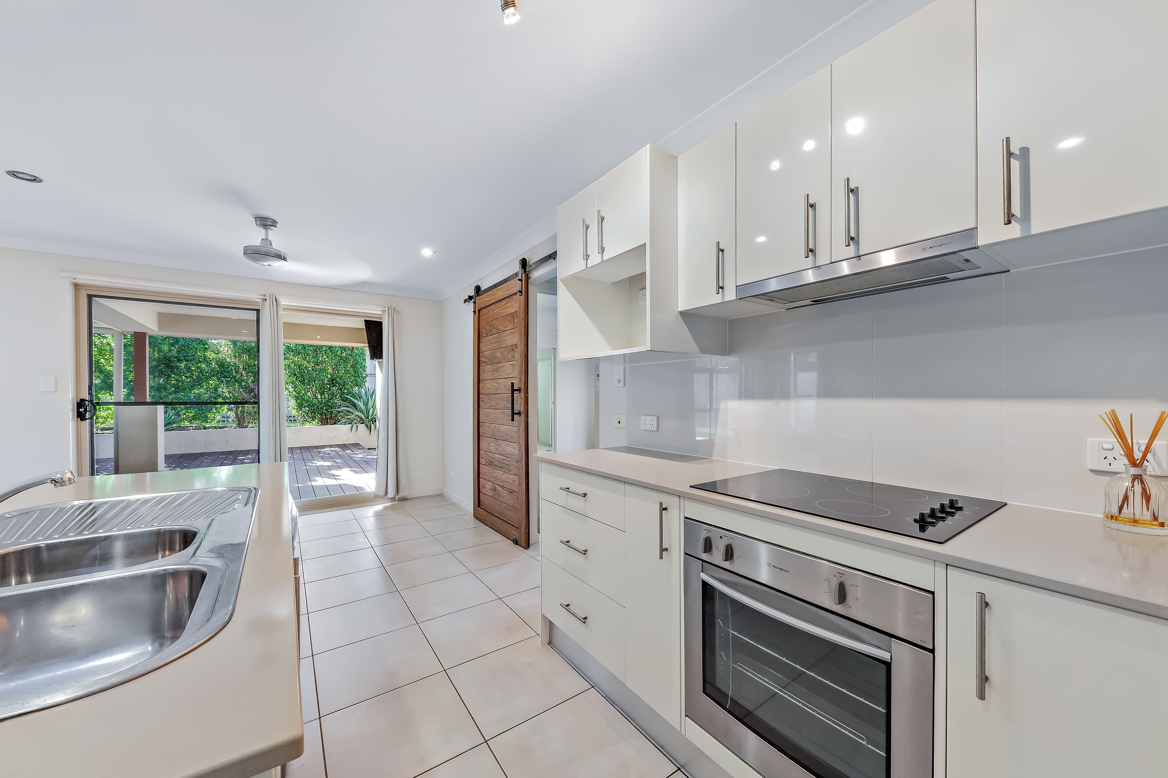 6 Bali Hi Place, Jubilee Pocket QLD 4802, Jubilee Pocket - Thumbnail 2