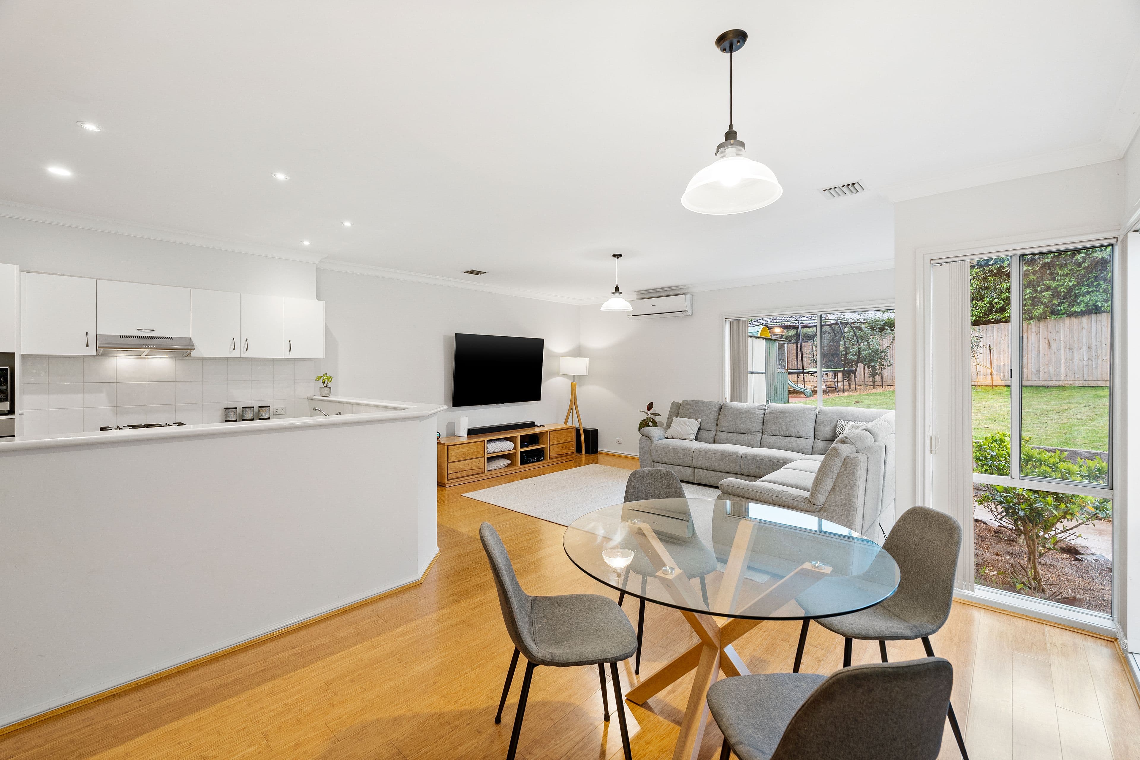 8 Festival Place, The Basin VIC 3154, The Basin - Thumbnail 2