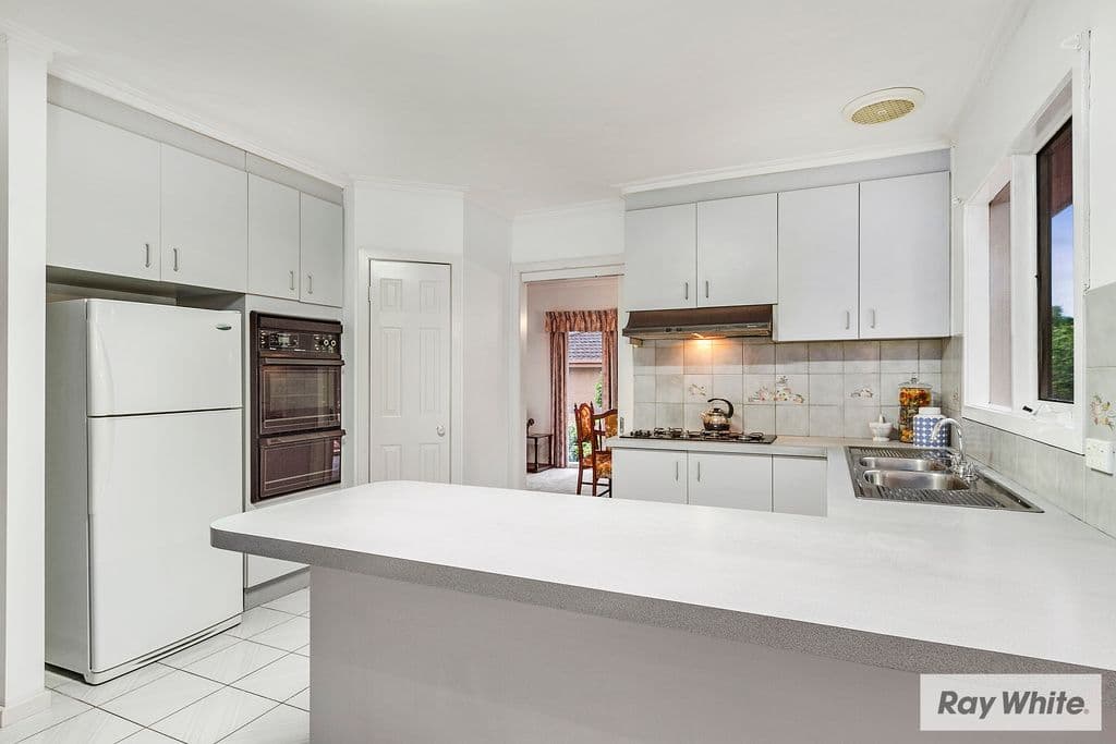 34 SUGARLOAF Drive, Chirnside Park VIC 3116, Chirnside Park - Thumbnail 3