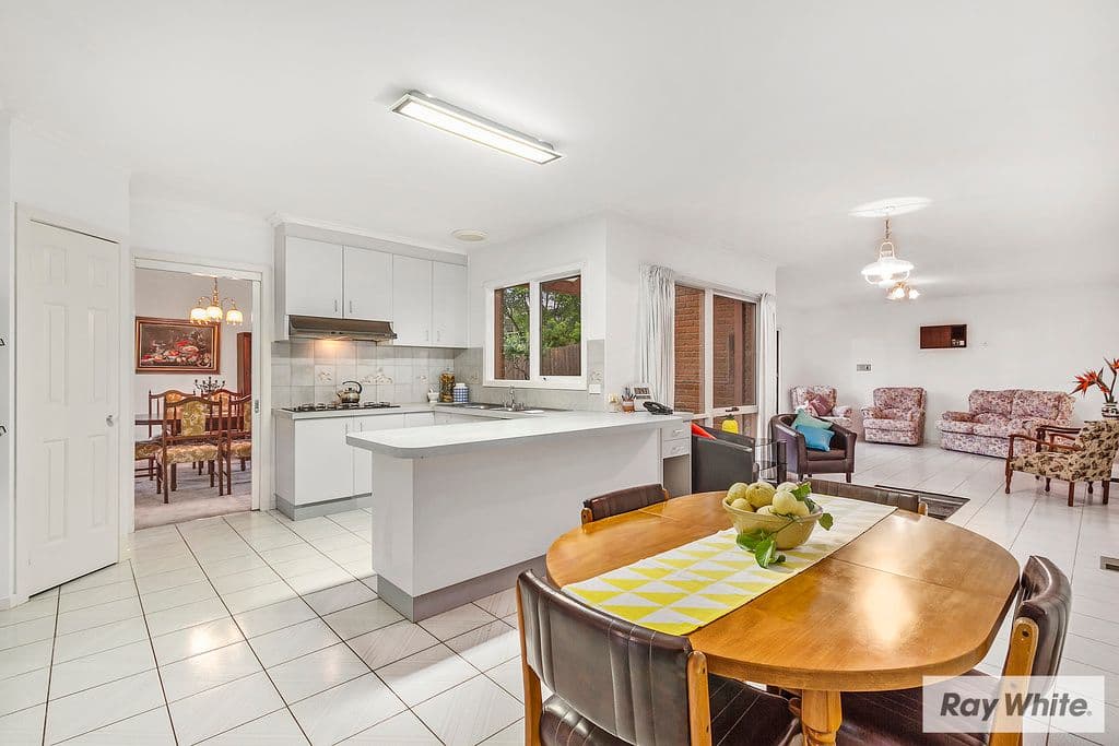34 SUGARLOAF Drive, Chirnside Park VIC 3116, Chirnside Park - Thumbnail 4
