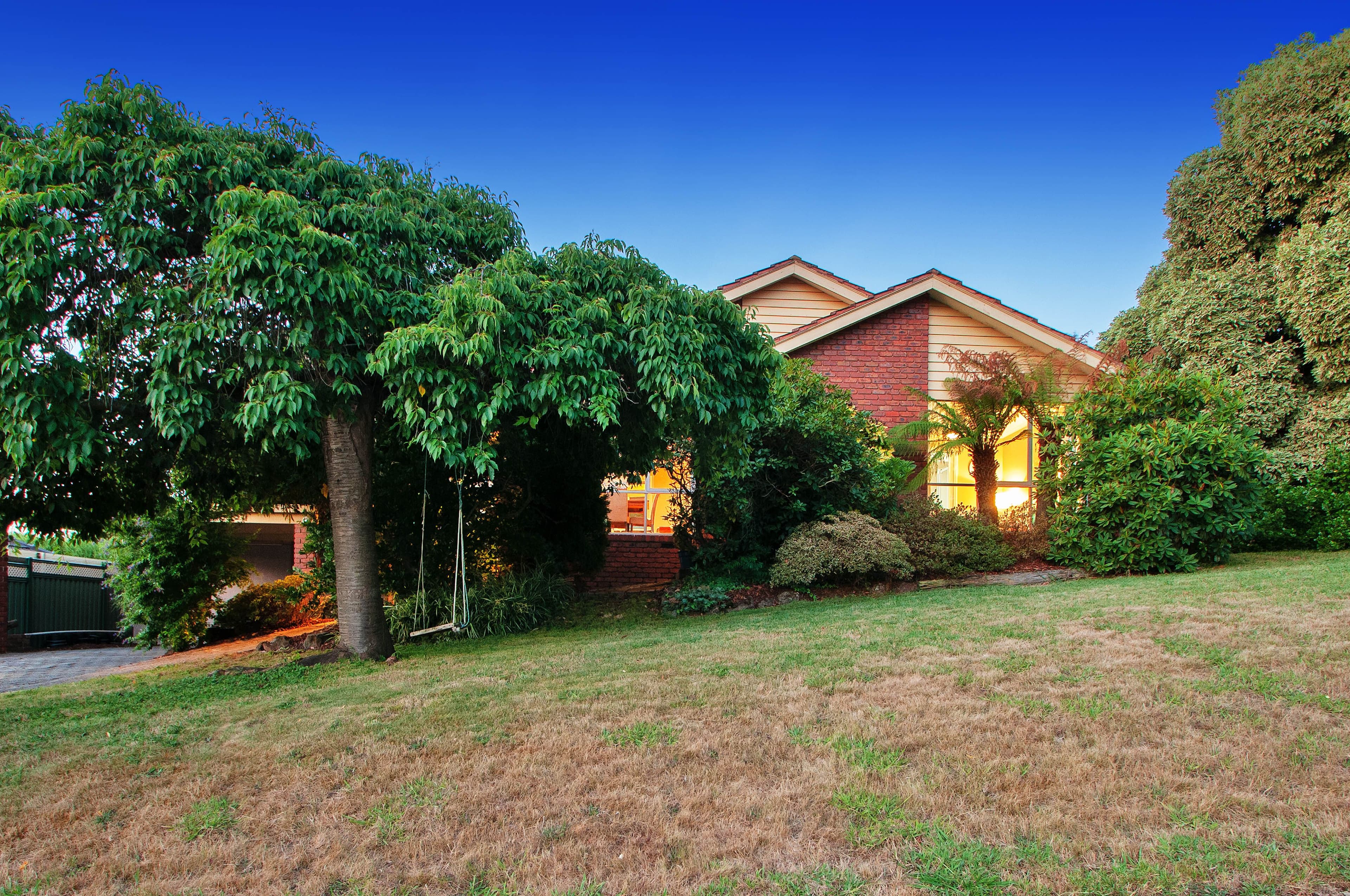 11 Savanna Drive, Mooroolbark VIC 3138, Mooroolbark - Thumbnail 2