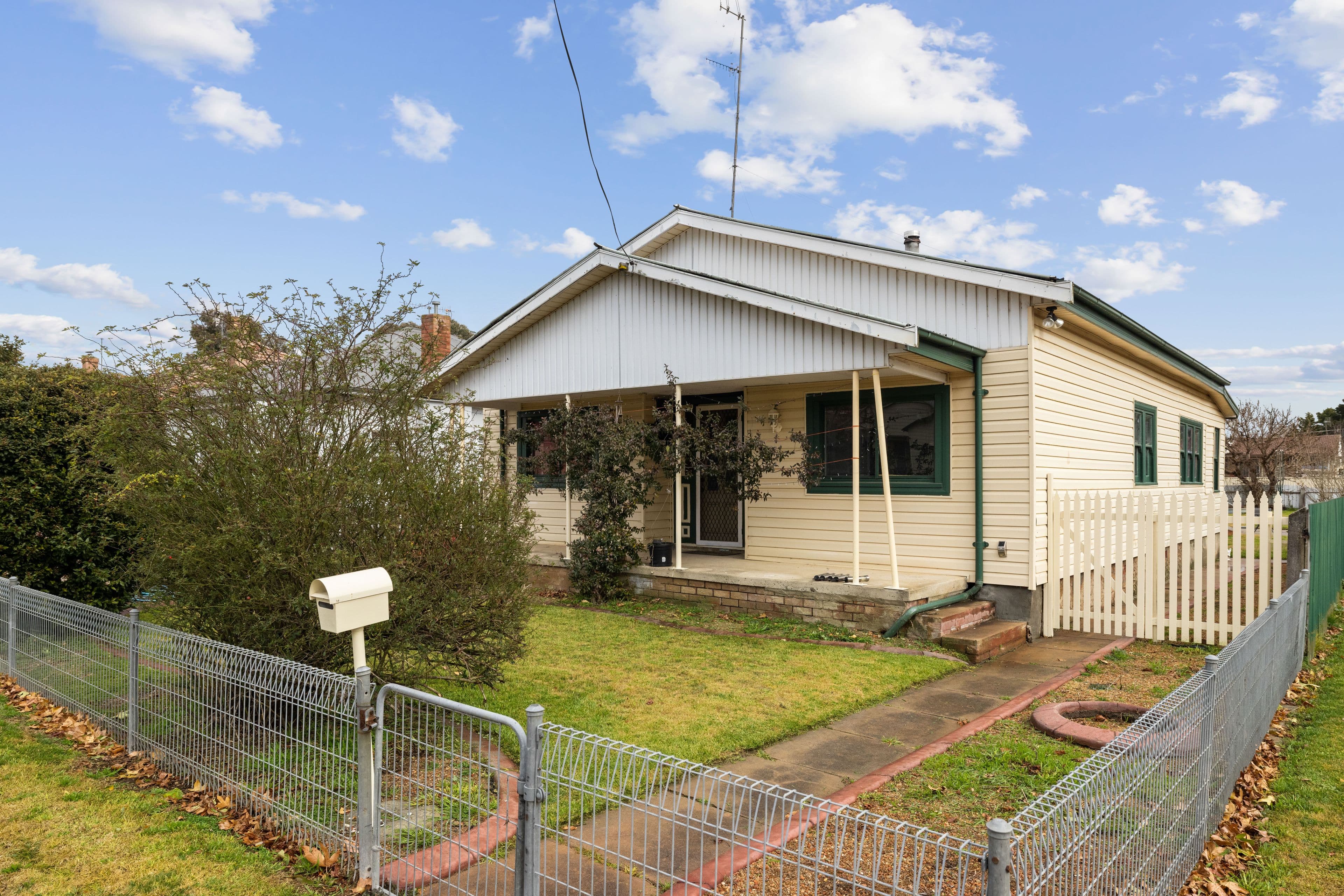 26 Bellevue Street, Goulburn NSW 2580, Goulburn - Image 1